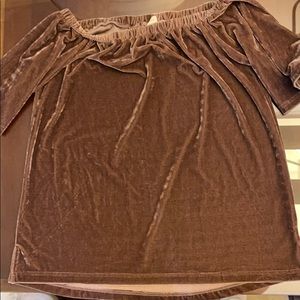 Off the should velvet top